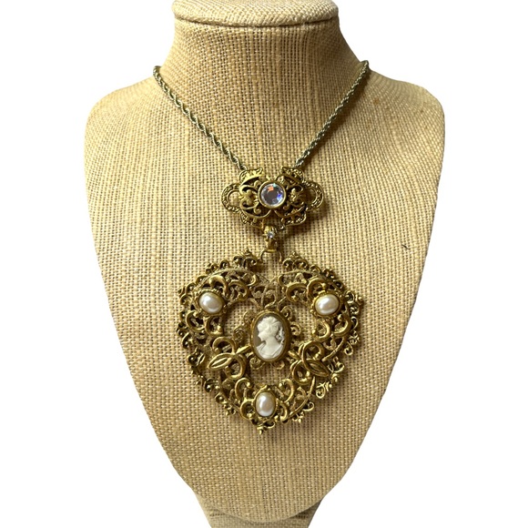 VINTAGE | 18KT GP Chain Cameo Filigree Heart Pendant Large Necklace - Picture 4 of 5